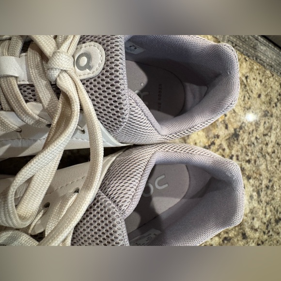 On The Roger Advantage - Picture 3 of 4